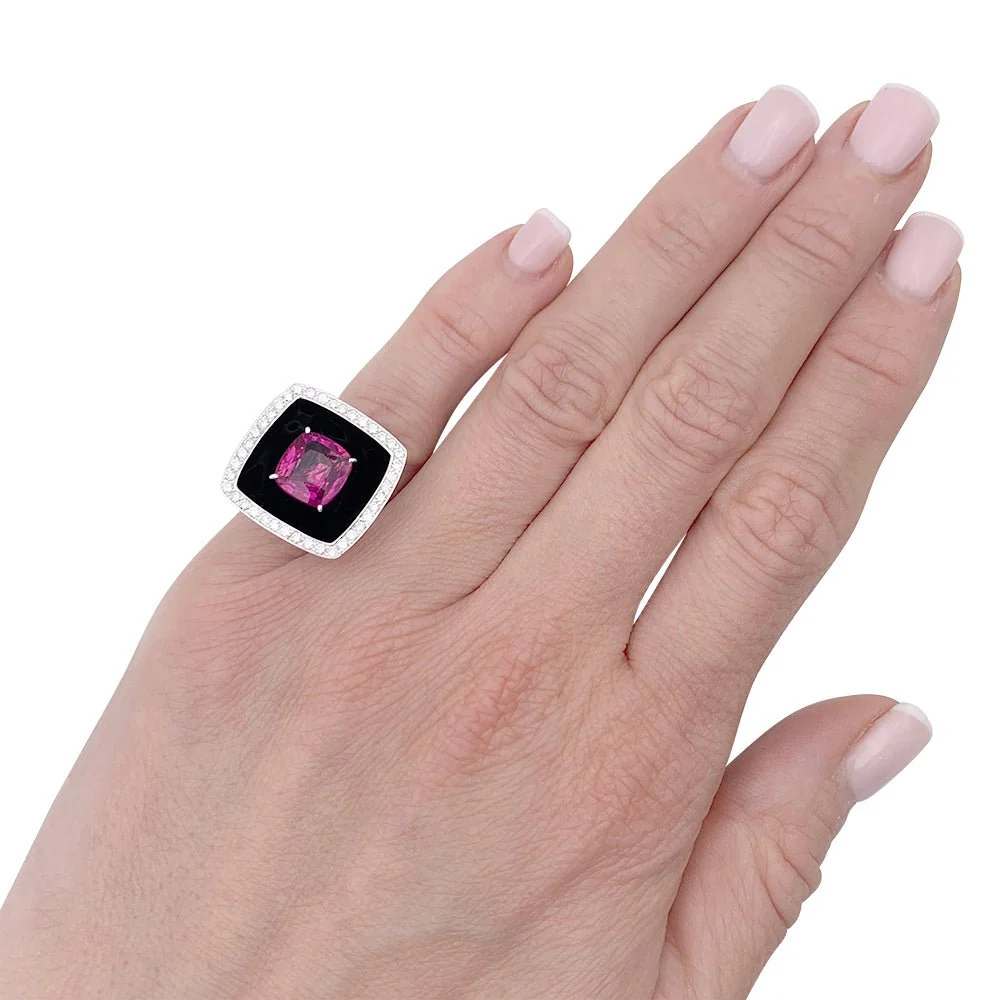 Bague CHANEL "Nuit Noire" en or blanc, saphir rose, diamants et émail - Image 7