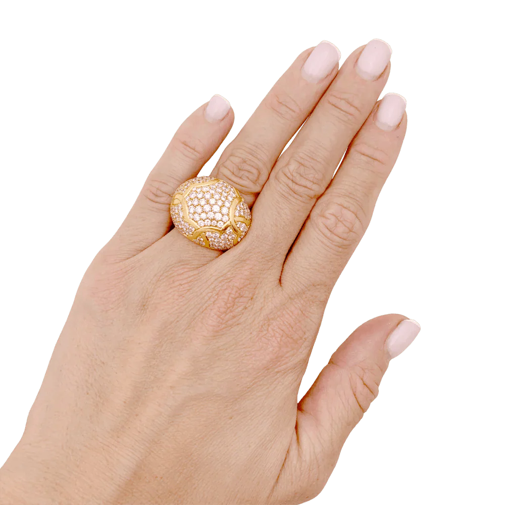 Bague Dôme CHANEL "Profil de Camélia" en or jaune et diamants - Image 9