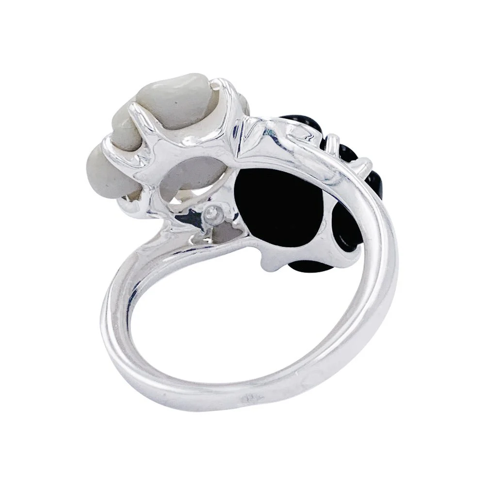Bague Chanel, "Toi & Moi - Mini Camélia sculpté", or blanc, diamants - Image 4
