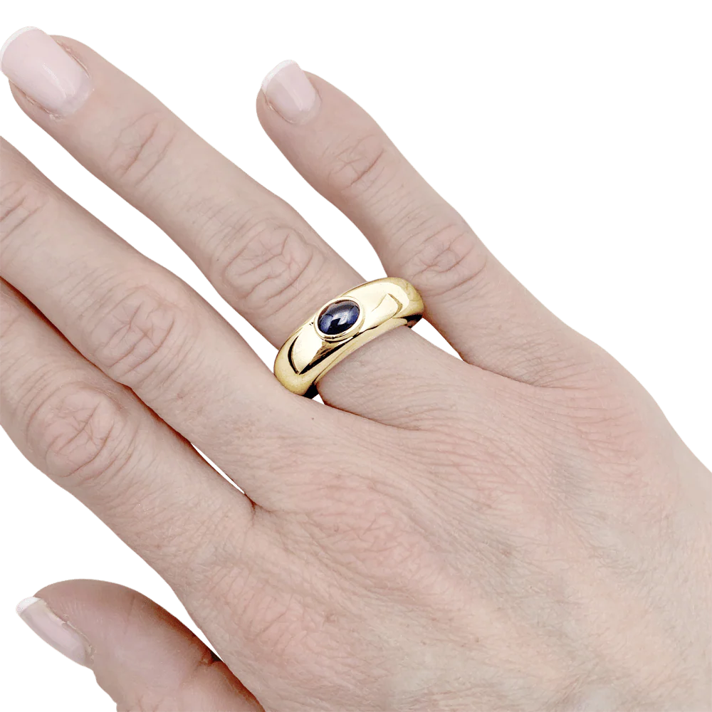 Bague Jonc CHAUMET "Anneau" en or jaune et saphir - Image 2