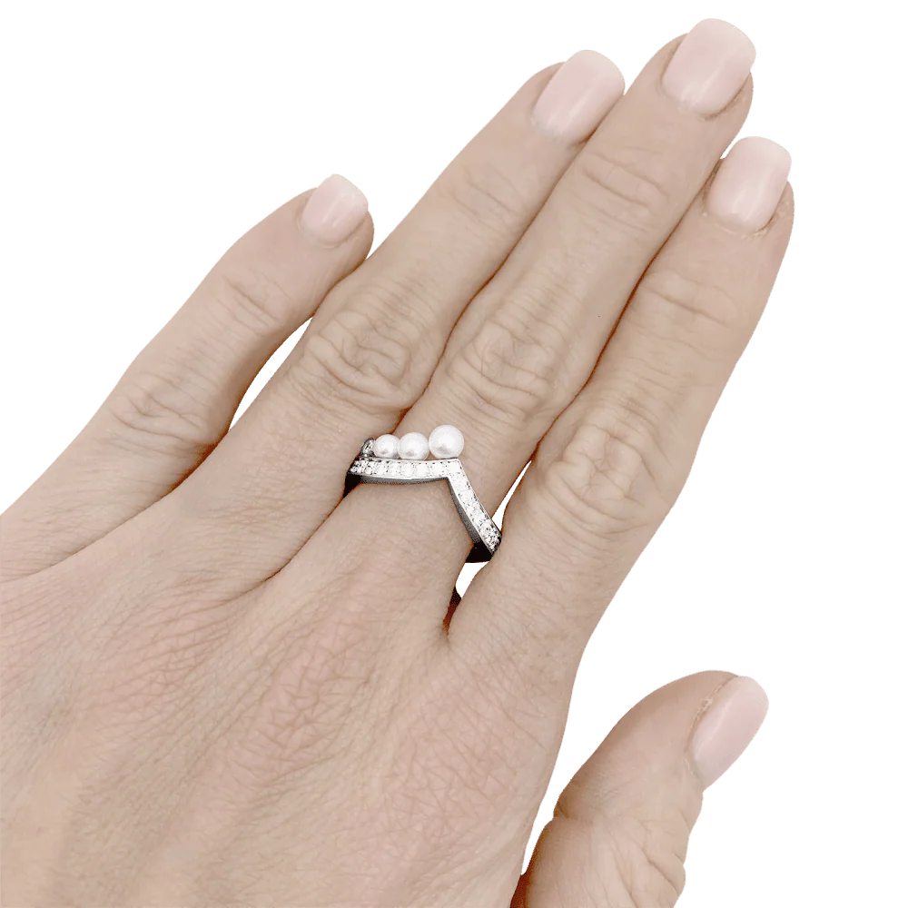 Bague Alliance CHAUMET "Joséphine Aigrette" en or blanc, perles et diamants - Image 2