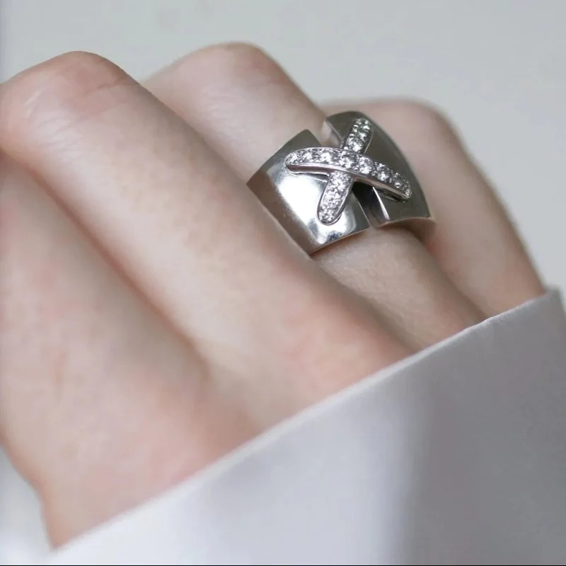 Bague Chaumet Liens croisés XL or blanc diamants - Image 2