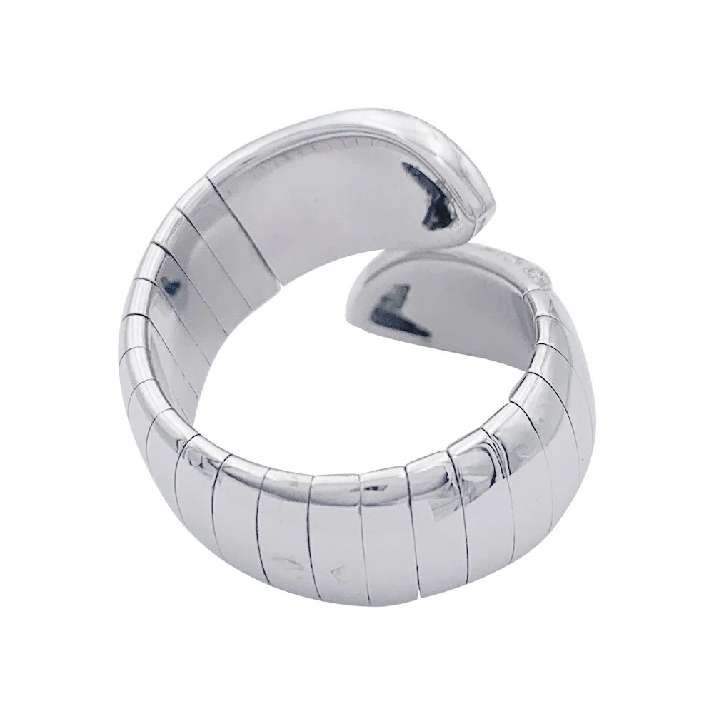 Bague Chaumet, “Plume pointes diamants croisées”, or blanc, diamants - Image 2