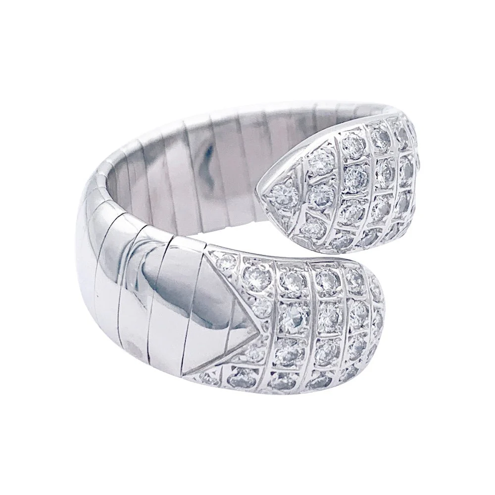 Bague Chaumet, “Plume pointes diamants croisées”, or blanc, diamants - Image 3