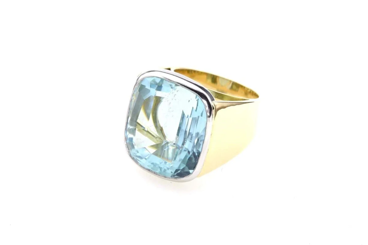 Bague chevalière aigue-marine en or jaune et platine