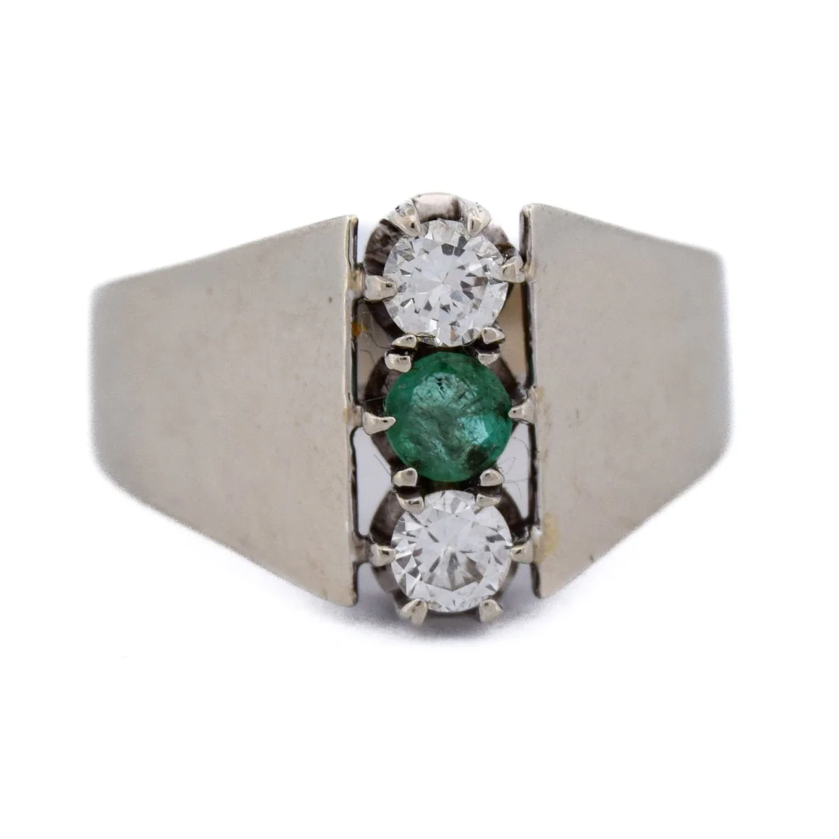 Bague Chevalière en or blanc, émeraude et diamants