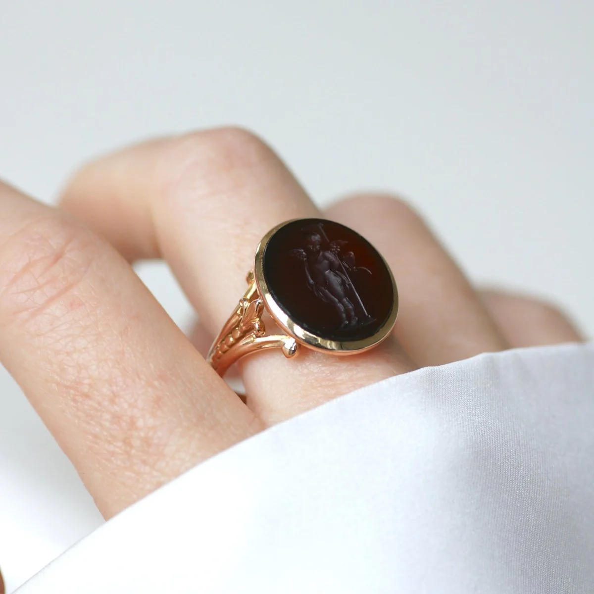 Bague Chevalière en or rose et cornaline - Image 2