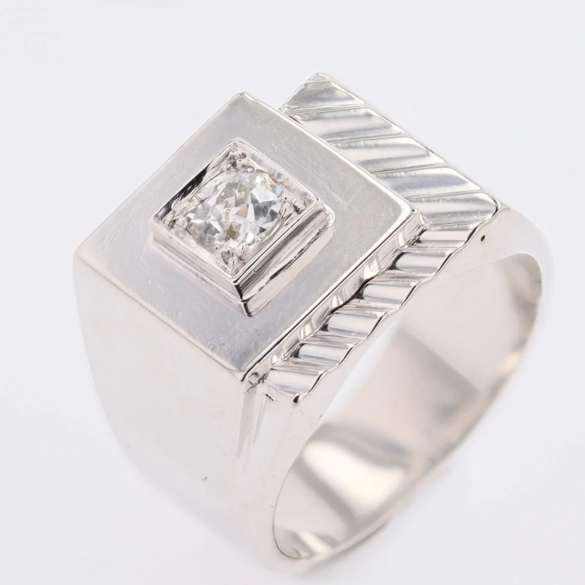 Bague Chevalière en platine et diamant - Image 4