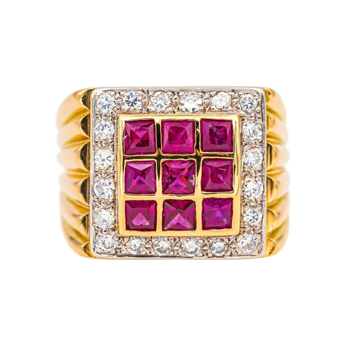 Bague Chevalière en or blanc, or jaune, rubis et diamants