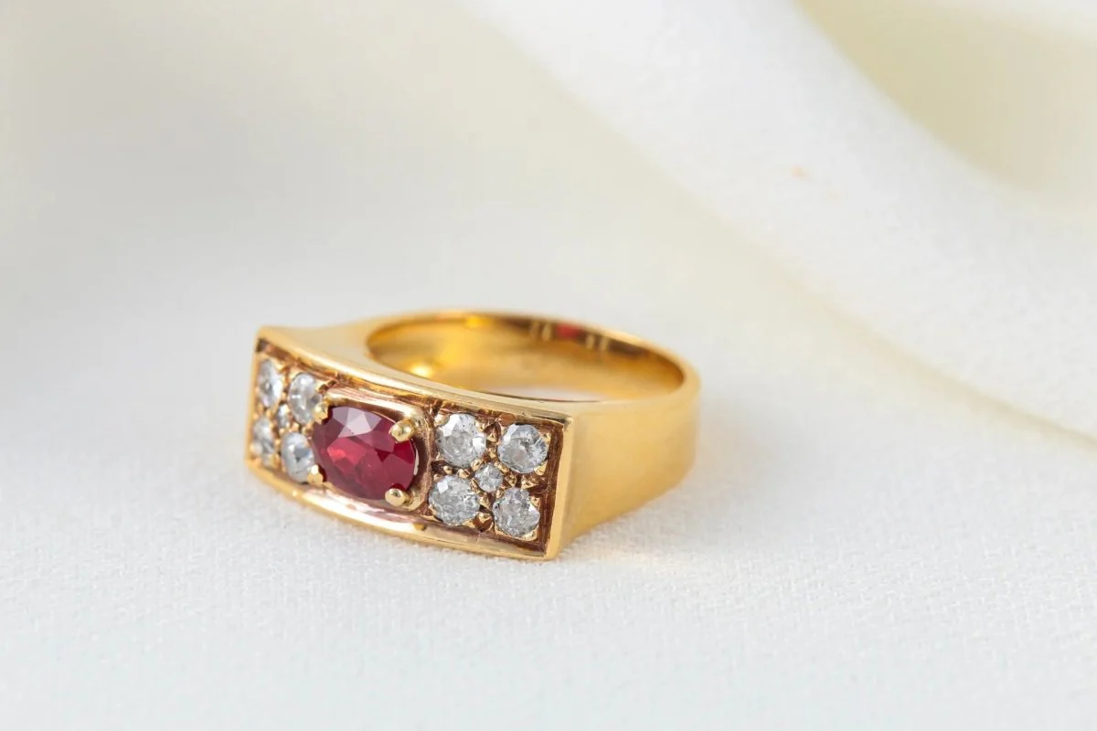 Bague Chevalière Vintage en Or, Rubis et Diamants - Image 6
