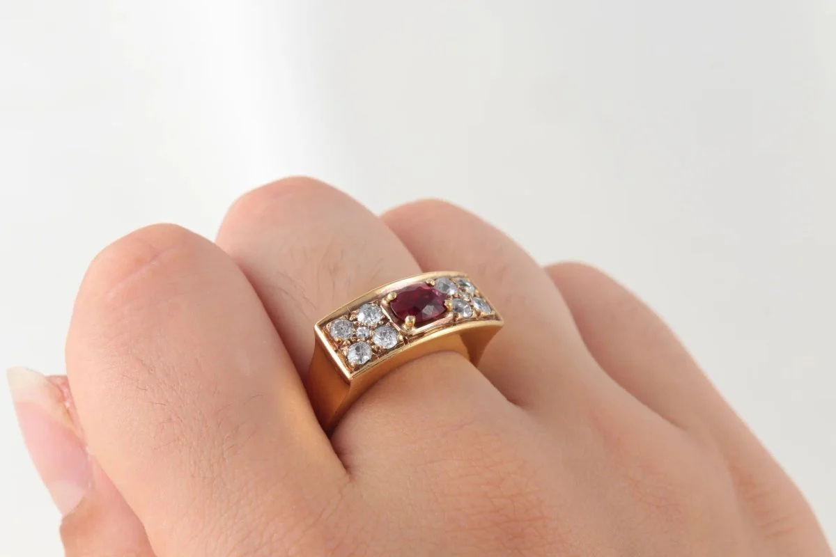 Bague Chevalière Vintage en Or, Rubis et Diamants - Image 7