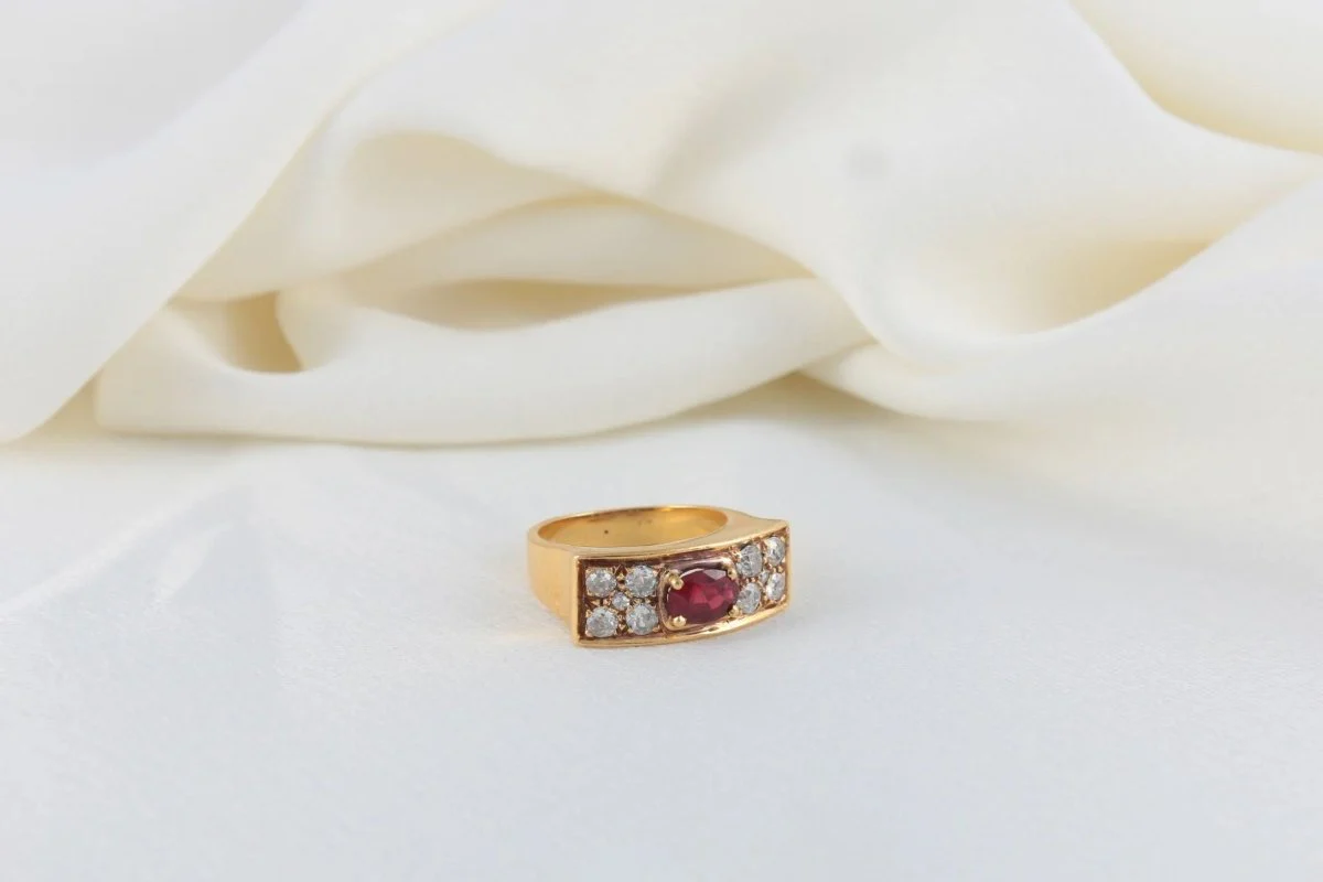 Bague Chevalière Vintage en Or, Rubis et Diamants - Image 9