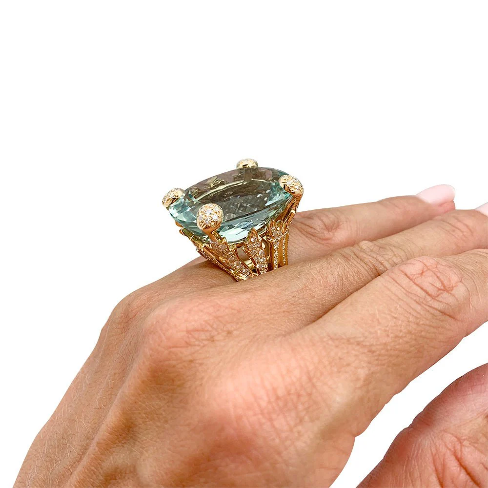 Bague Christian Dior, "Miss Dior", en or jaune, béryl vert et diamants - Image 13