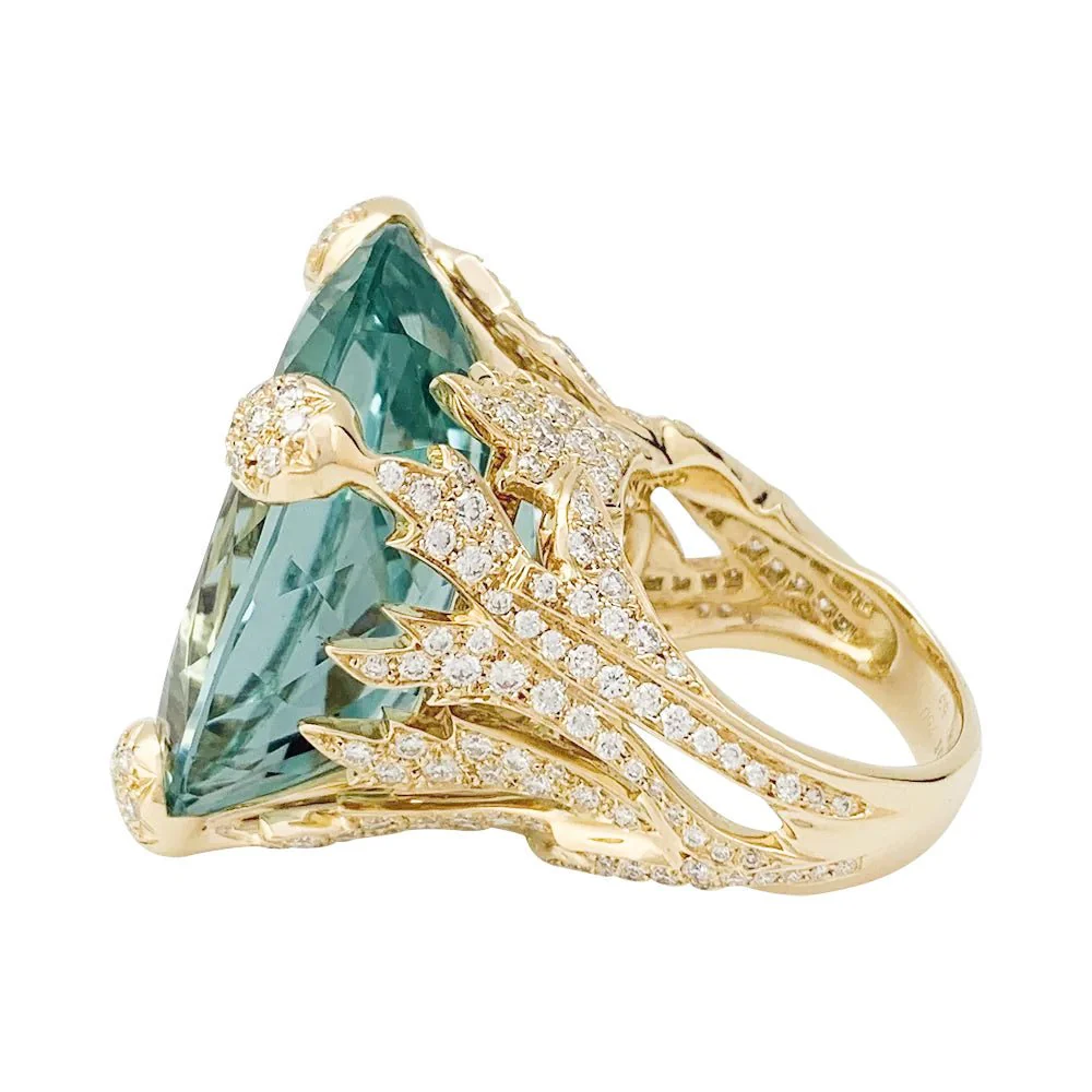 Bague Christian Dior, "Miss Dior", en or jaune, béryl vert et diamants - Image 3