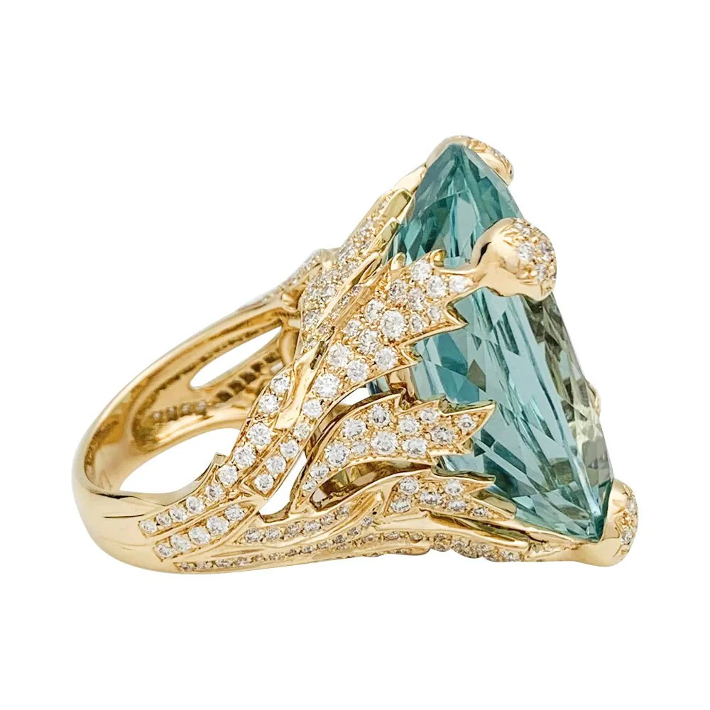 Bague Christian Dior, "Miss Dior", en or jaune, béryl vert et diamants - Image 6