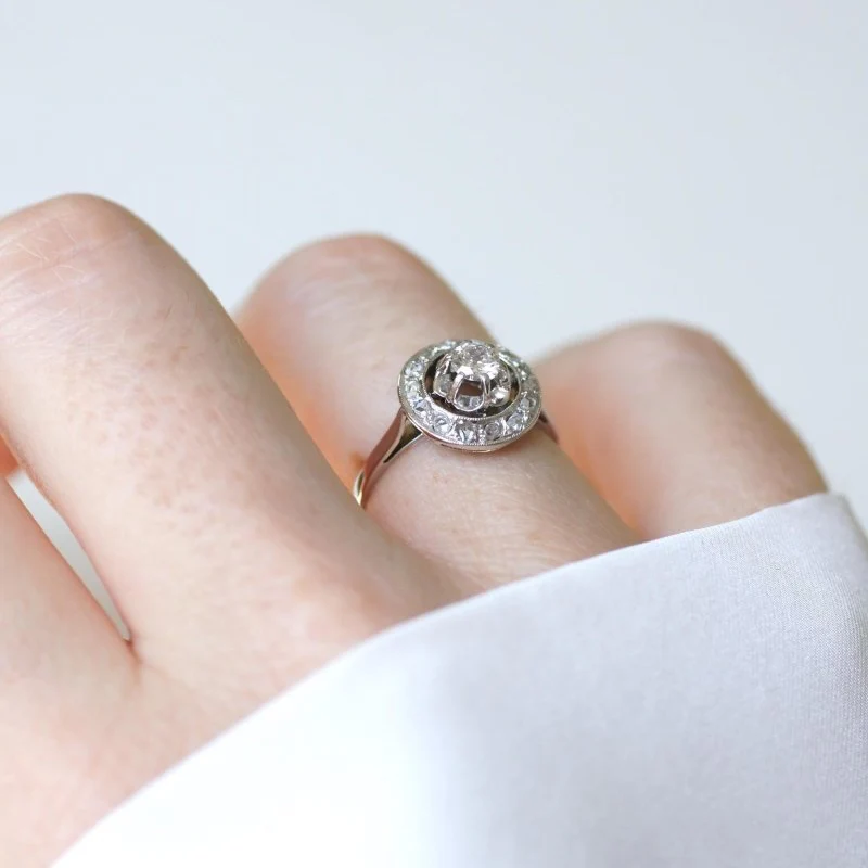 Bague en or blanc, platine, et diamants - Image 10