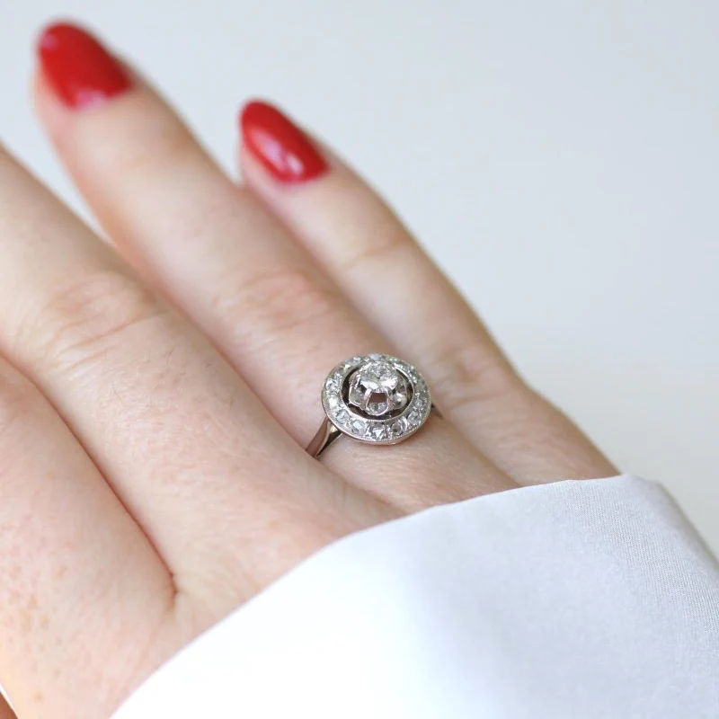 Bague en or blanc, platine, et diamants - Image 8