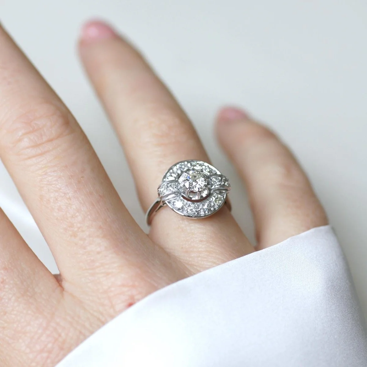 Bague Cible Art Déco Diamants 1,05 Cts sur Or blanc et Platine - Image 9