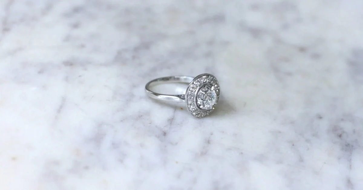 Bague Cible Art Deco Diamants sur Or et Platine - Image 9