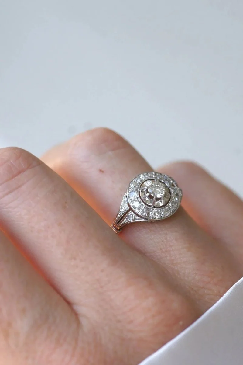 Bague Entourage en or blanc, platine et diamant - Image 2