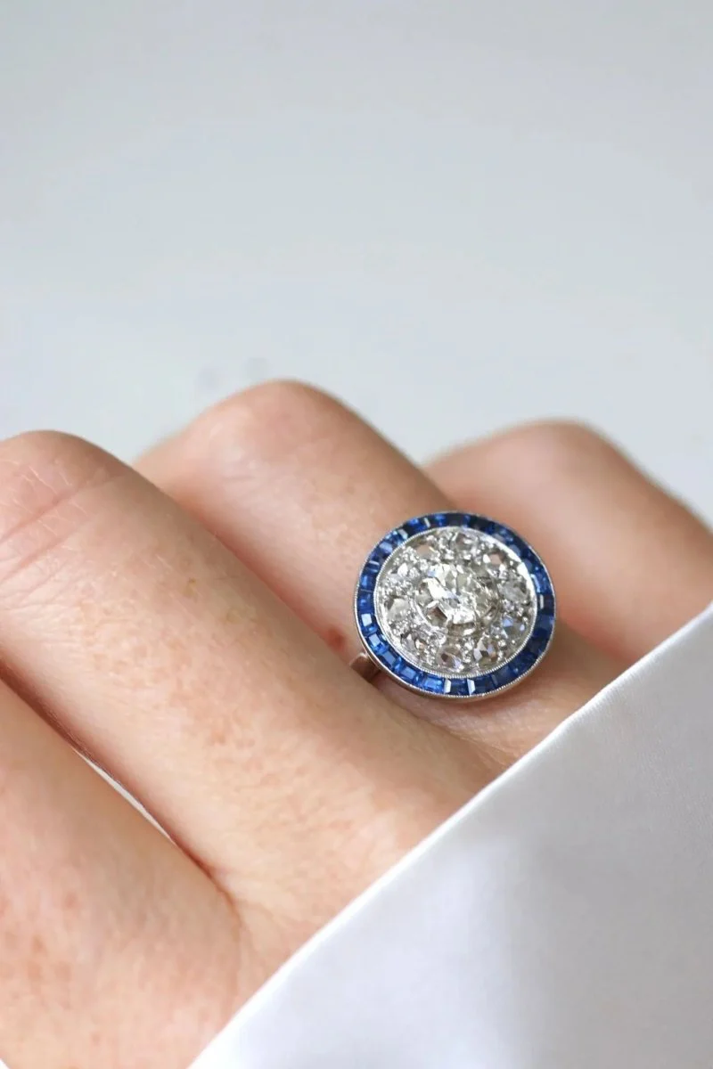 Bague Cible Art Deco Saphirs et Diamants - Image 2