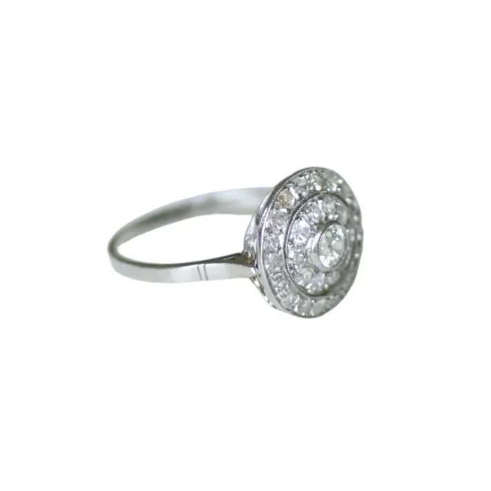 Bague Entourage en platine et diamants - Image 5