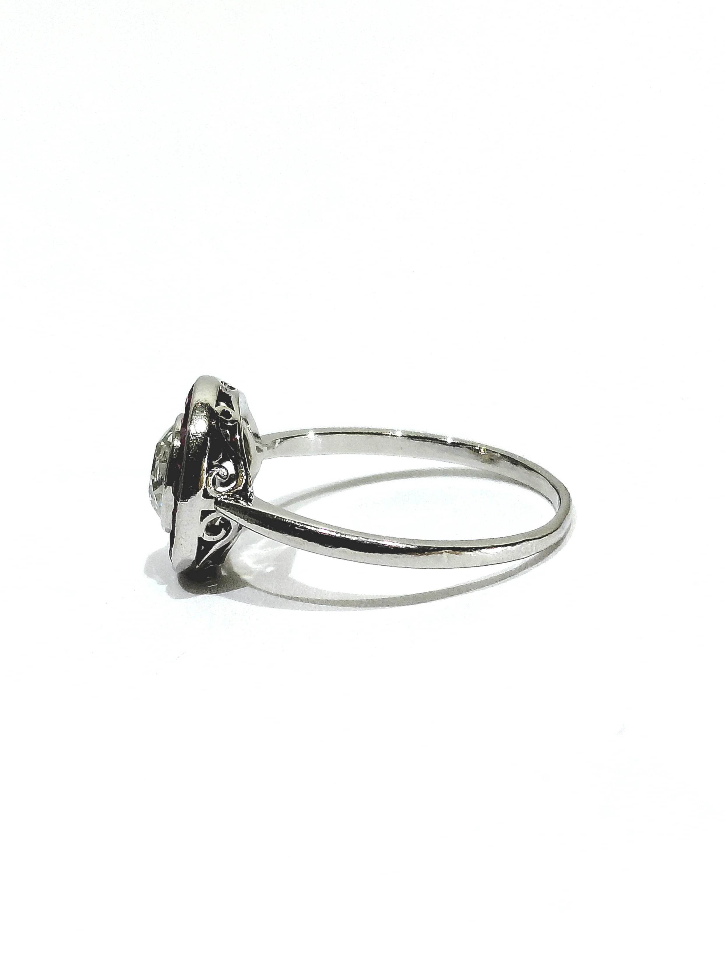 Bague Cible en platine, rubis, et diamants - Image 6