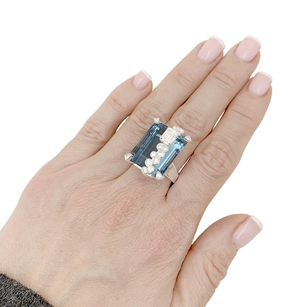 Bague Cocktail en or blanc, aigue-marine et diamants - Image 6