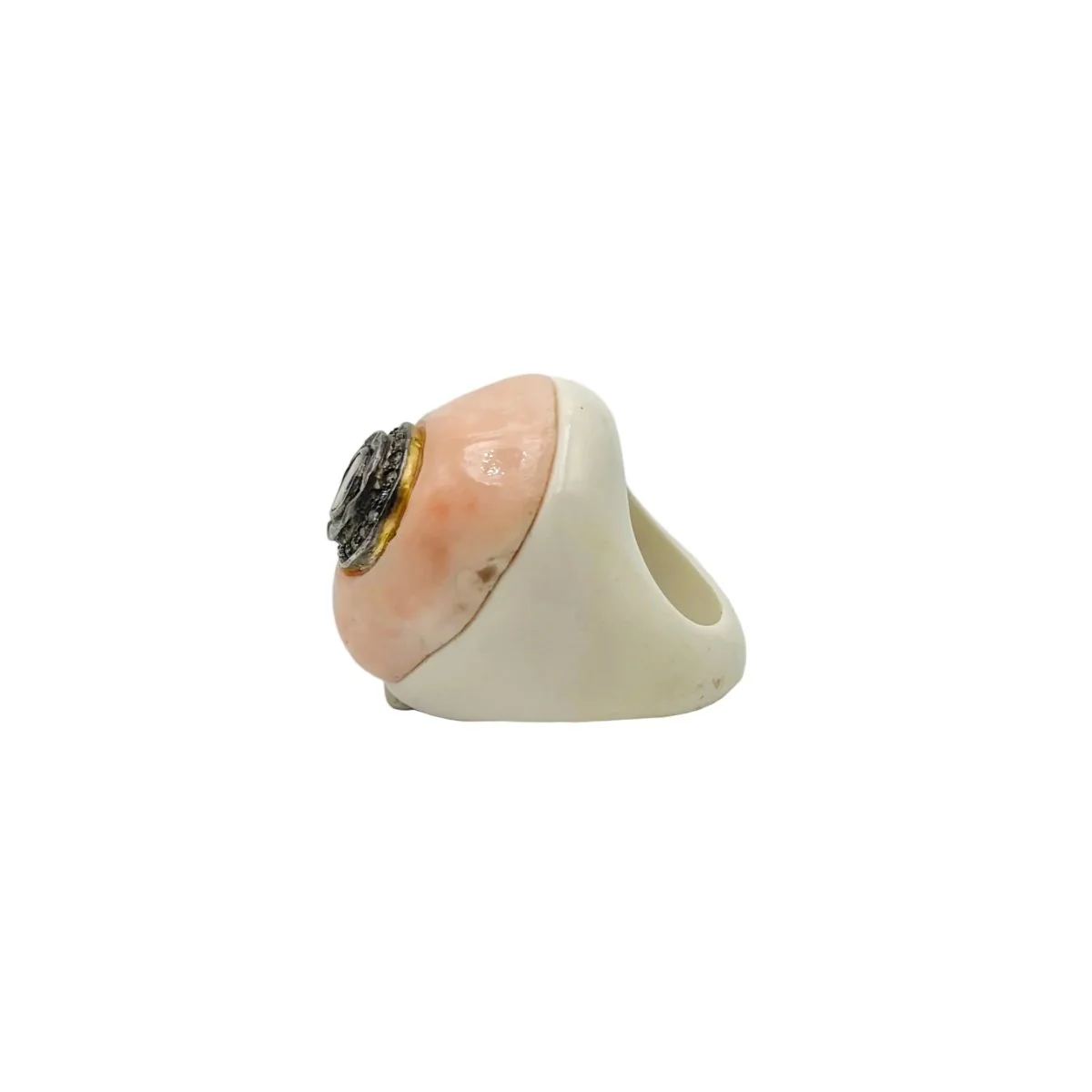 Bague Cocktail en résine, corail et diamants - Image 8