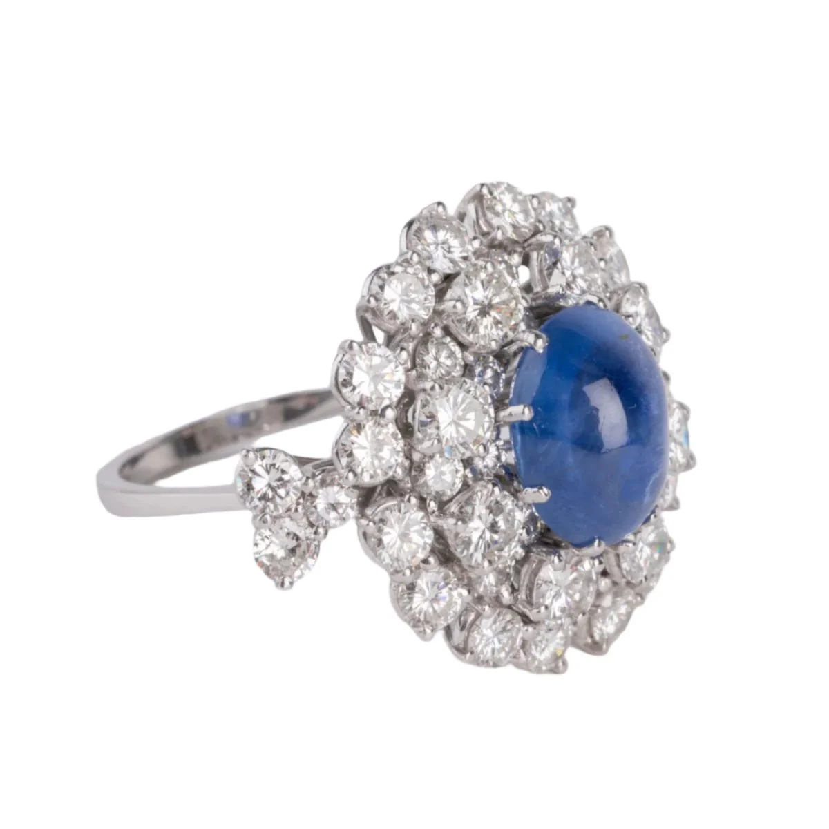 Bague Cocktail en or blanc, saphir de Ceylan et diamants - Image 3