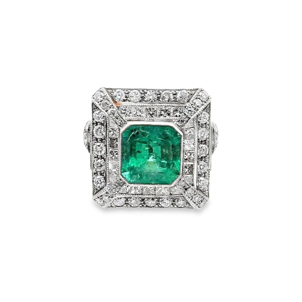 Bague Cocktail en or blanc, émeraude et diamants