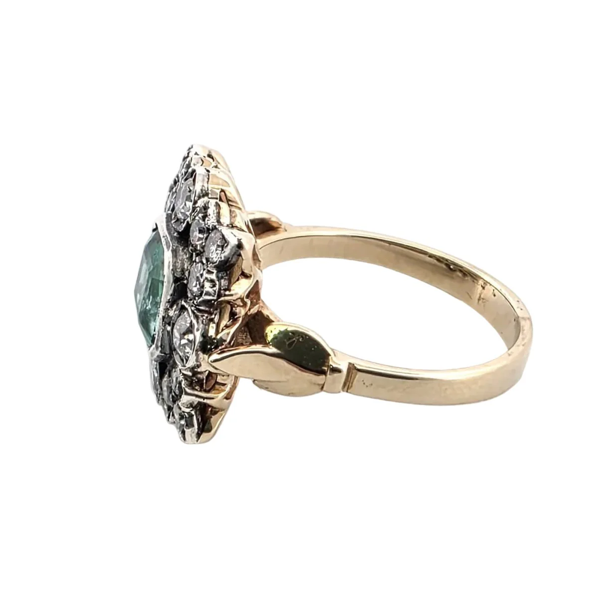 Bague Cocktail en or jaune, argent, émeraude et diamants - Image 3