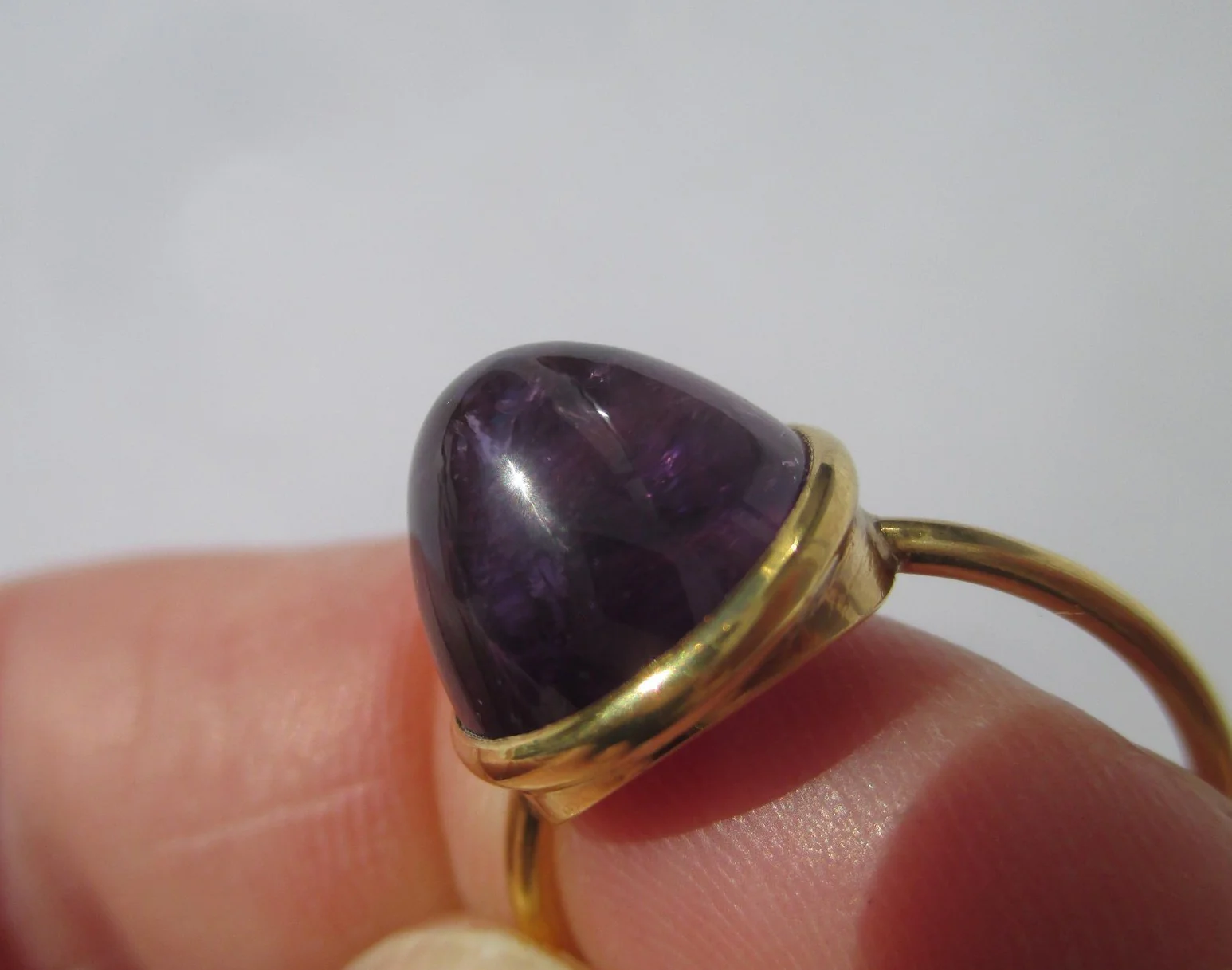 Bague Cocktail en or jaune et améthyste - Image 11