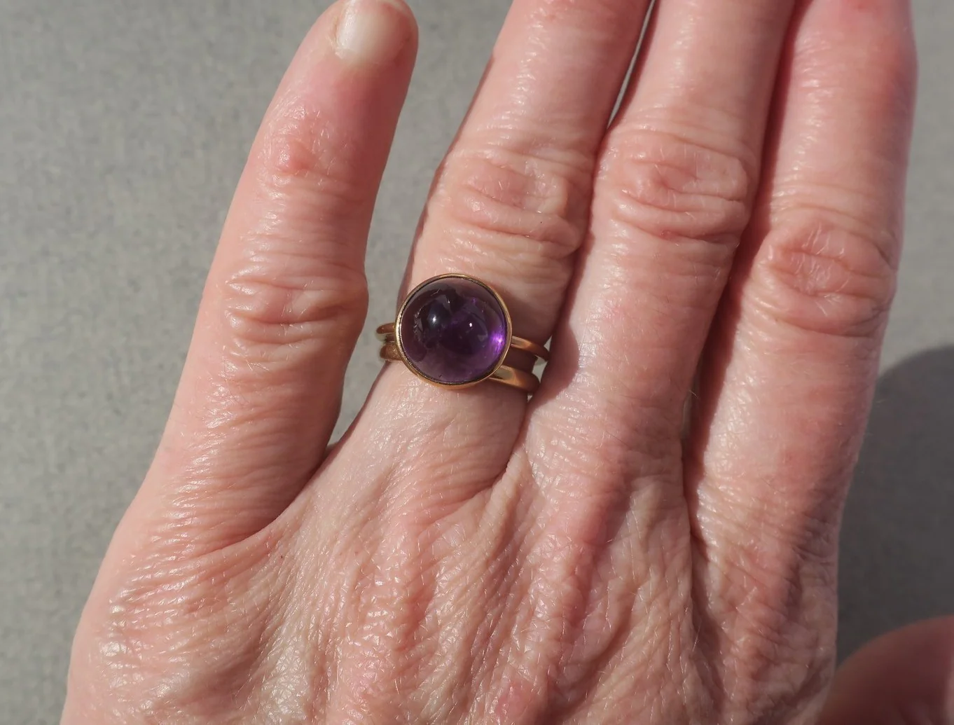 Bague Cocktail en or jaune et améthyste - Image 14