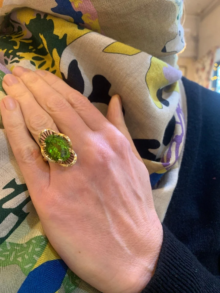 Bague Cocktail en or jaune et péridot - Image 3
