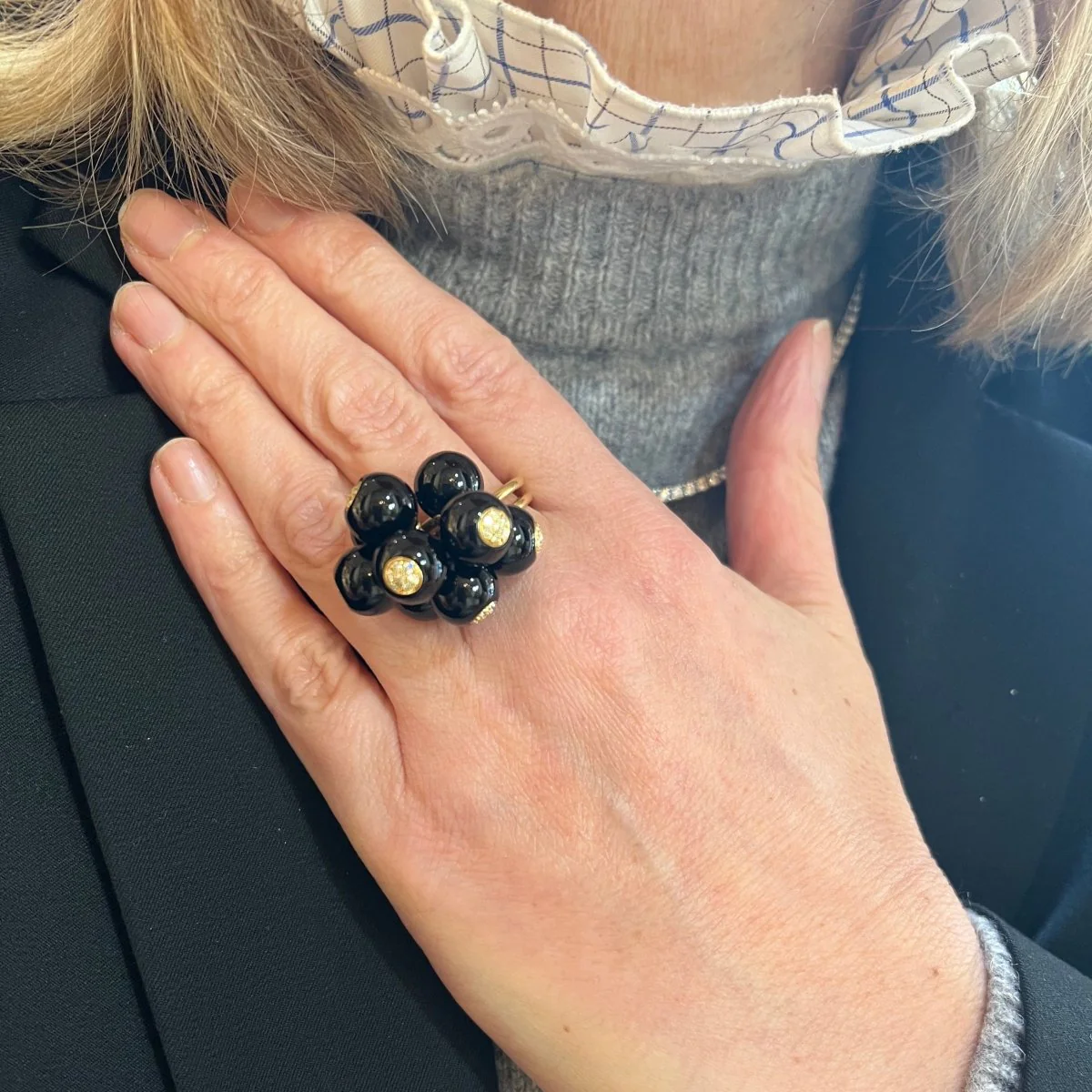 Bague en or jaune, onyx et diamants - Image 2