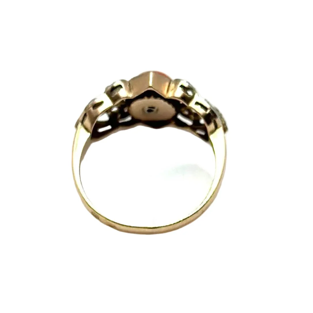 Bague Cocktail en or jaune, or blanc, platine, corail et diamants - Image 10