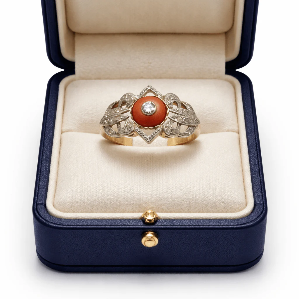 Bague Cocktail en or jaune, or blanc, platine, corail et diamants - Image 12
