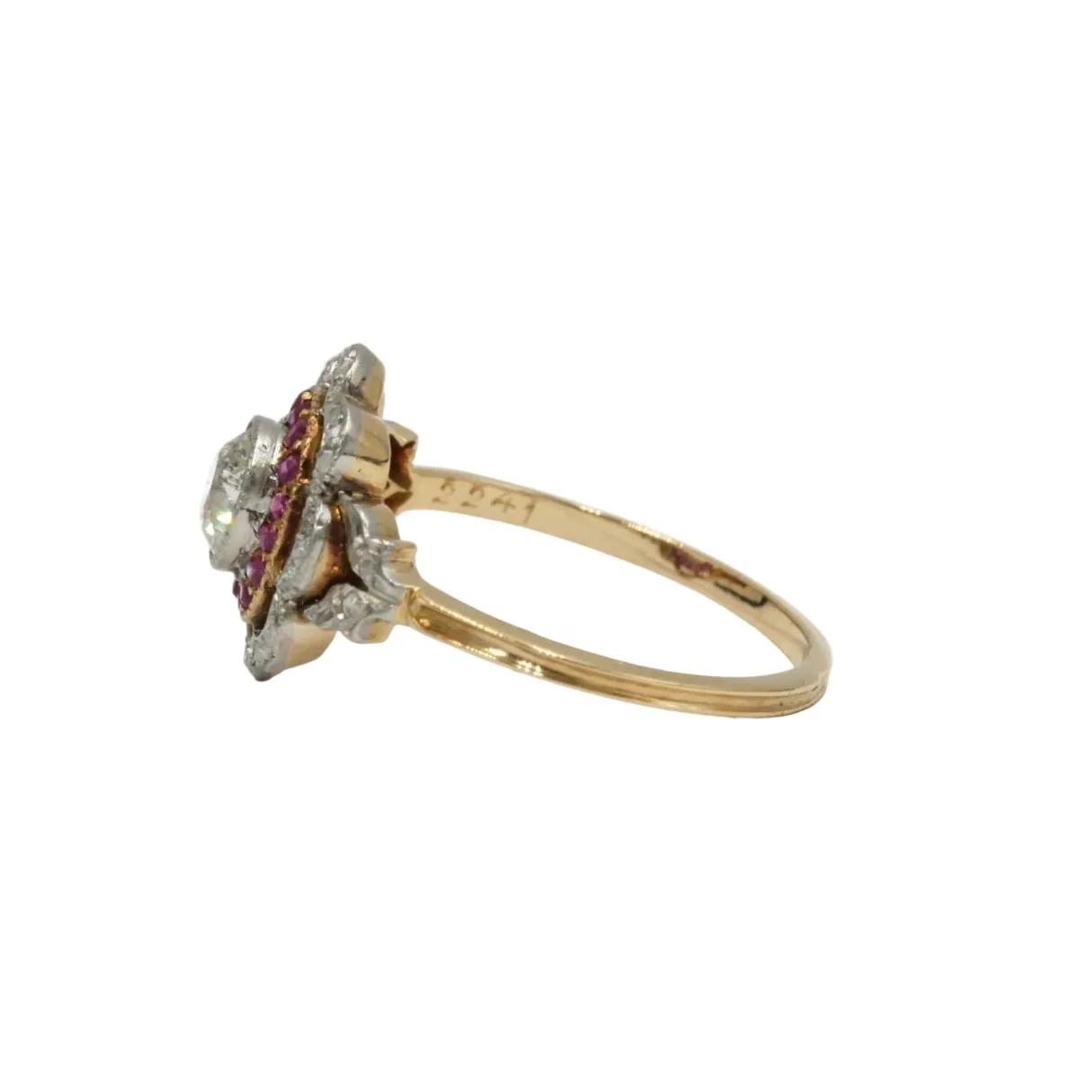 Bague Cocktail en or jaune, platine, rubis et diamants - Image 3