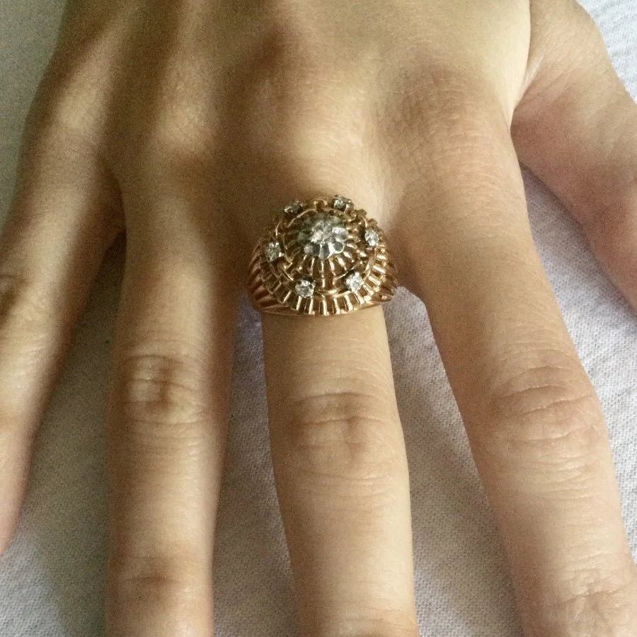Bague Cocktail en or rose et diamants - Image 2