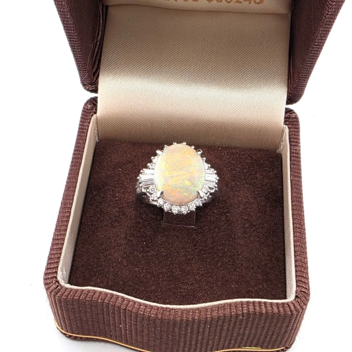 Bague Cocktail en platine, opale et diamants - Image 8