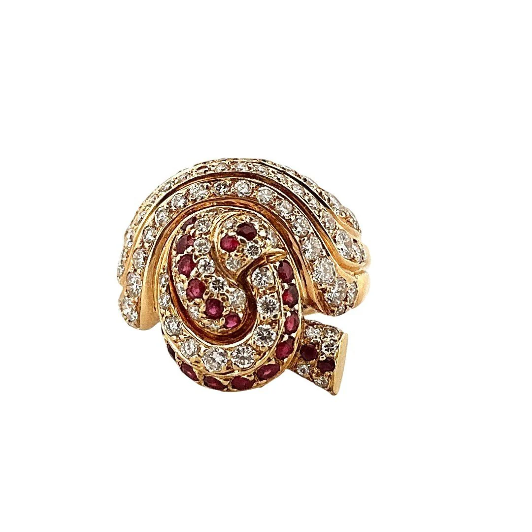 Bague Cocktail HERVÉ SCHICK en or jaune, rubis et diamants