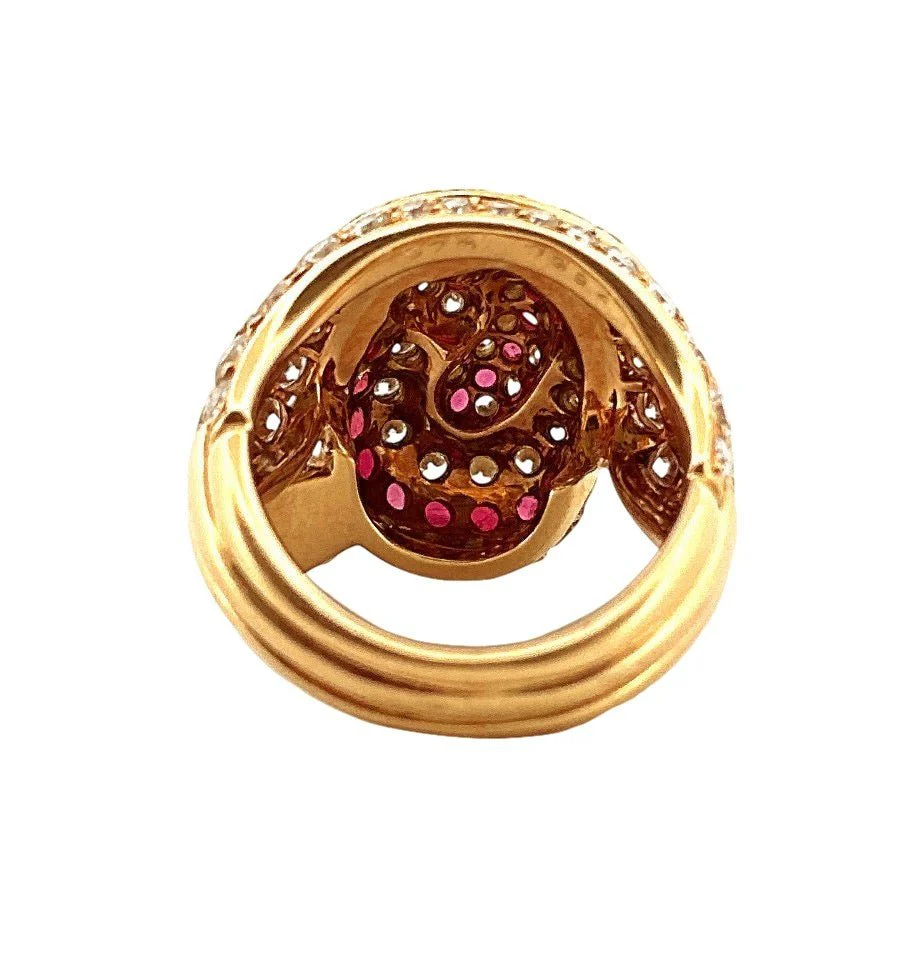 Bague Cocktail HERVÉ SCHICK en or jaune, rubis et diamants - Image 3