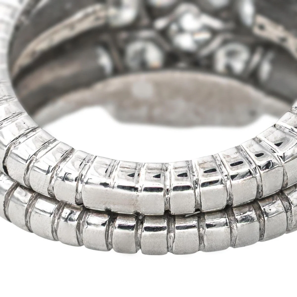 Bague Cocktail en platine et diamants - Image 7