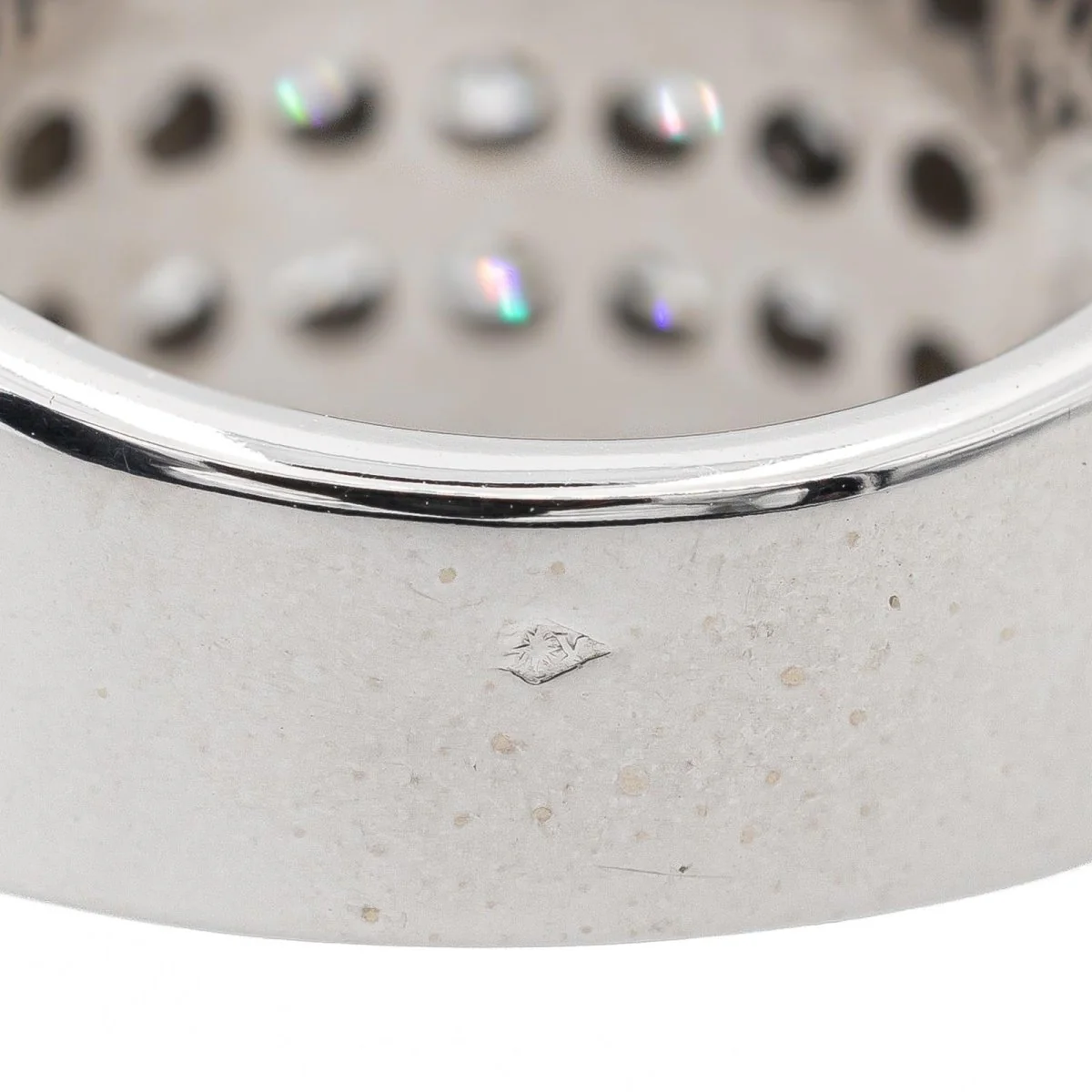 Bague bandeau en or blanc et diamant - Image 6