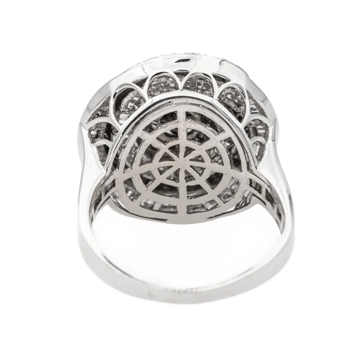 Bague Cocktail en or blanc et diamants - Image 5