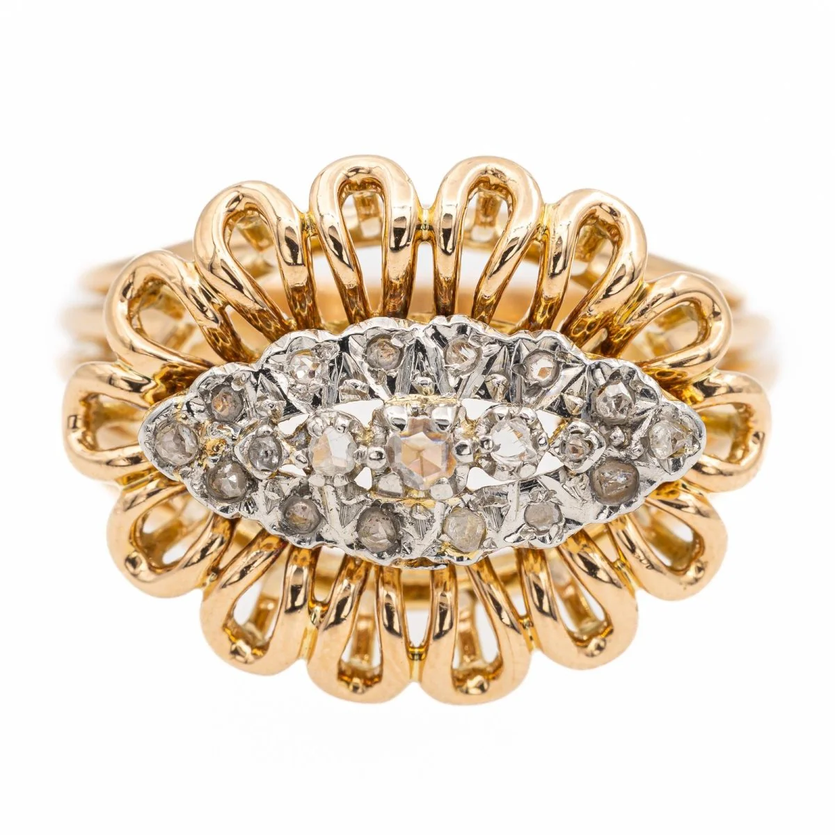 Bague Cocktail en or rose, platine et diamants