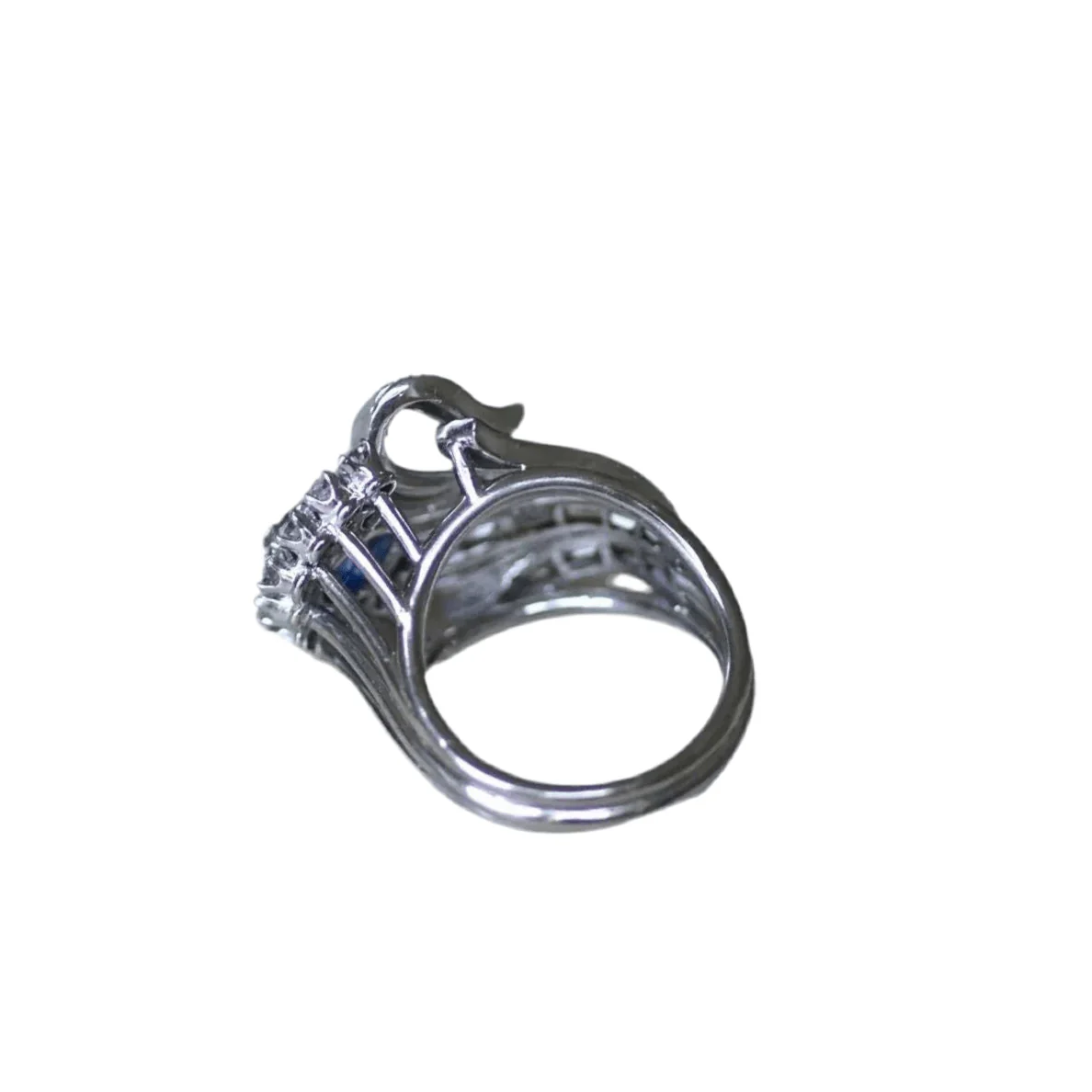 Bague Cocktail en argent, palladium, saphir et diamants - Image 4
