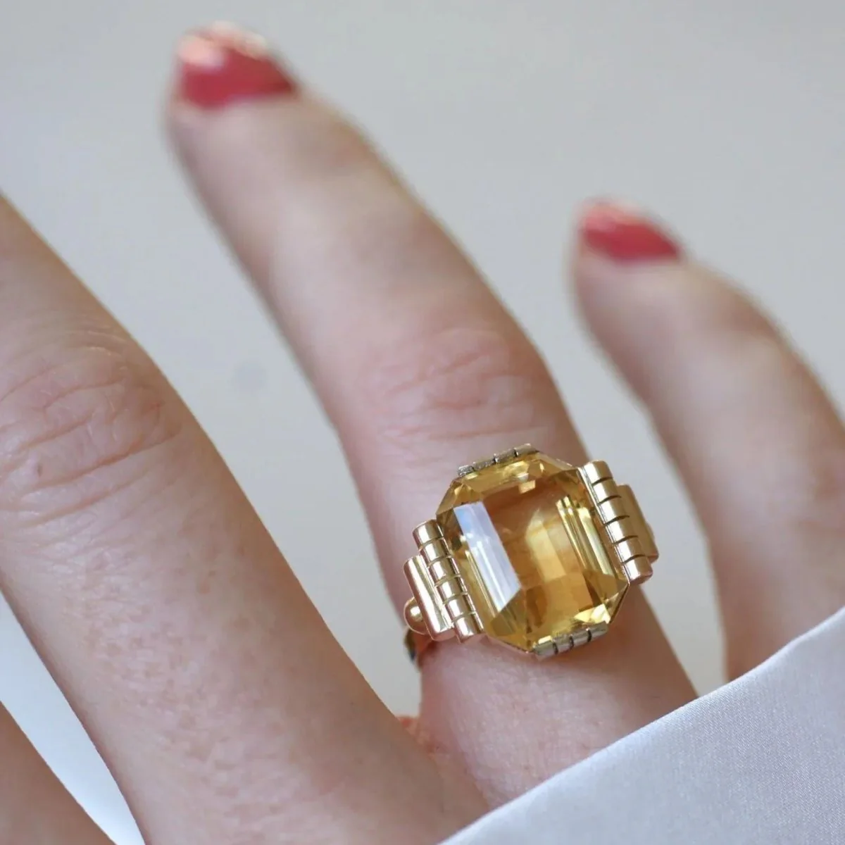 Bague Cocktail en or jaune, or blanc et citrine - Image 10