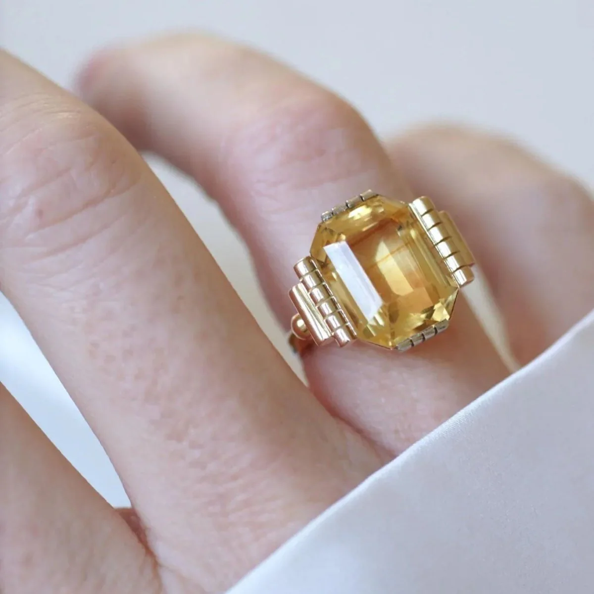 Bague Cocktail en or jaune, or blanc et citrine - Image 4